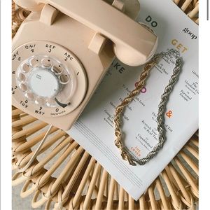 Vestique Can’t Decide Necklace